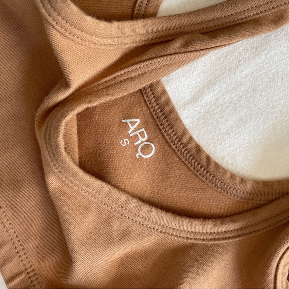 ARQ Wide Strap Bra - Picture 2 of 3